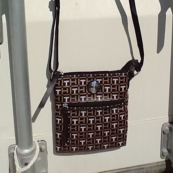 Tommy Hilfiger Monogram Crossbody Purse*Like New* - Picture 12 of 12